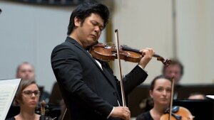 Slovenská filharmónia, japonský husľový virtuóz a šéfdirigent Daniel Raiskin