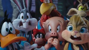 Space Jam: Nová legenda práve teraz zabáva publikum v slovenských kinách