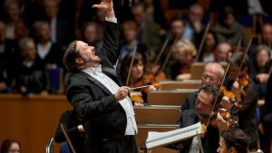 Filharmonici budú džezovať pod taktovkou dirigentského esa z Ameriky