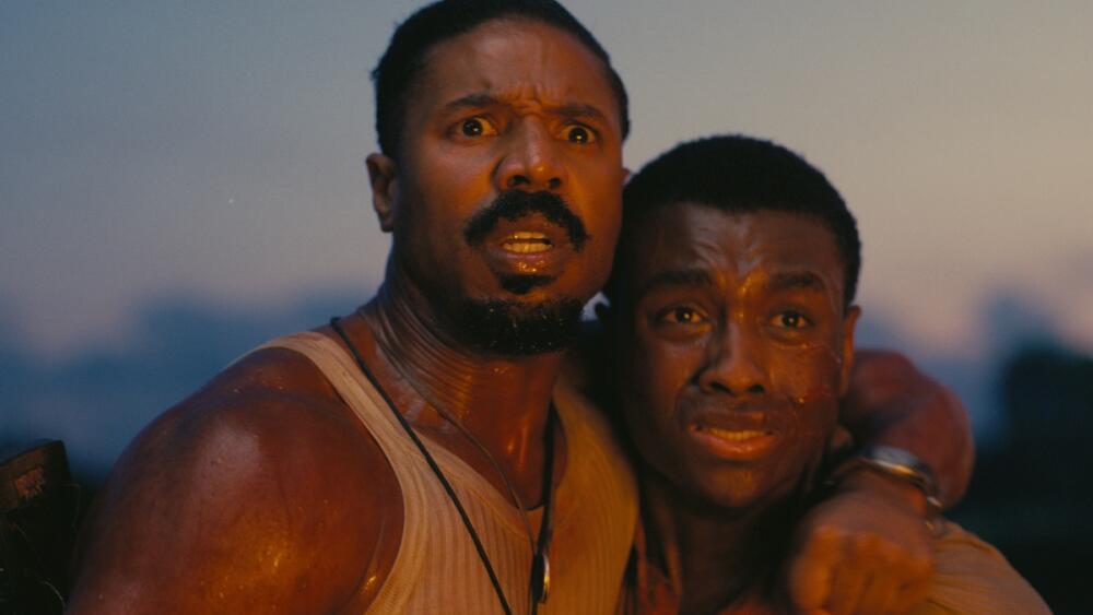 Krvilační upíri a Michael B. Jordan v dvojrole – horor Hriešnici sa predstavuje novým trailerom