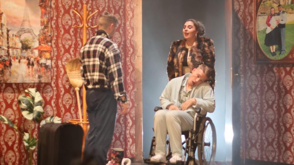 Intrigy, humor a šariština: Inscenácia Prečo ženy vraždia bude mať premiéru na doskách Divadla NA SKOK