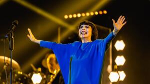 Mireille Mathieu predvedie v Bratislave nesmrteľné hity aj svoj legendárny účes
