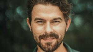 Richard Autner venuje novú skladbu smutnej krajine, v ktorej ľudia zabudli spievať