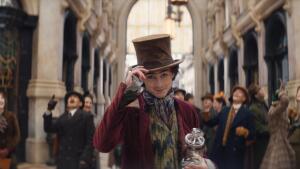Wonka priletí do kín už o pár dní – vďaka čokoláde, ktorá popiera gravitáciu!