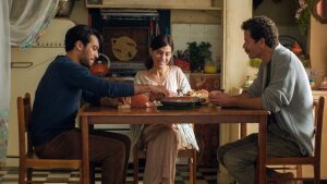 Tri srdcia. Jedna láska. Do kín prichádza film Modrý kaftan